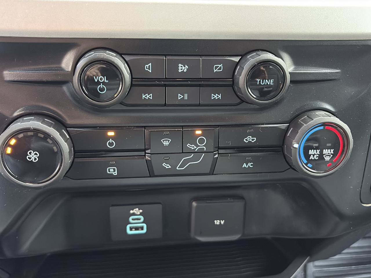 Used 2024 Ford F250 XLT w/ FX4 Off-Road Package AWD/4WD image 21