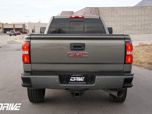 Used 2018 GMC Sierra 3500 Denali w/ Duramax Plus Package image 9