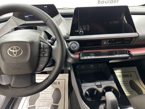 Used 2025 Toyota Prius Plug-In Hybrid image 27