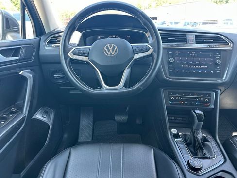 Used 2024 Volkswagen Tiguan SE AWD/4WD image 18