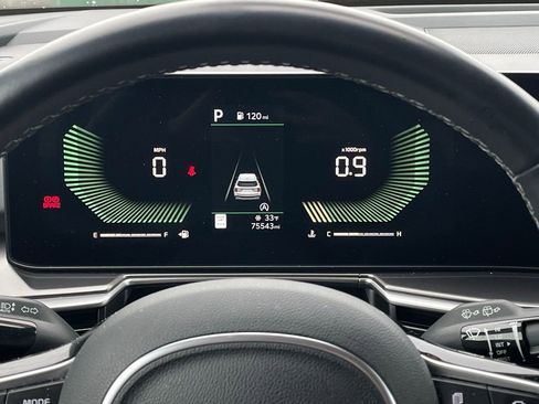 Used 2025 Kia Sorento S image 15