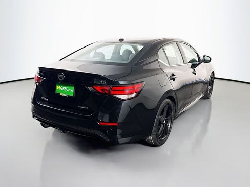Used 2023 Nissan Sentra SR w/ Midnight Edition Package FWD image 10