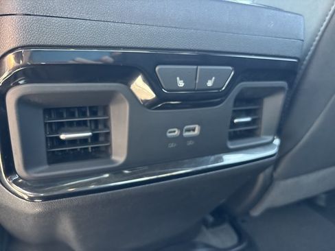 Used 2025 GMC Sierra 2500 AT4 AWD/4WD image 19