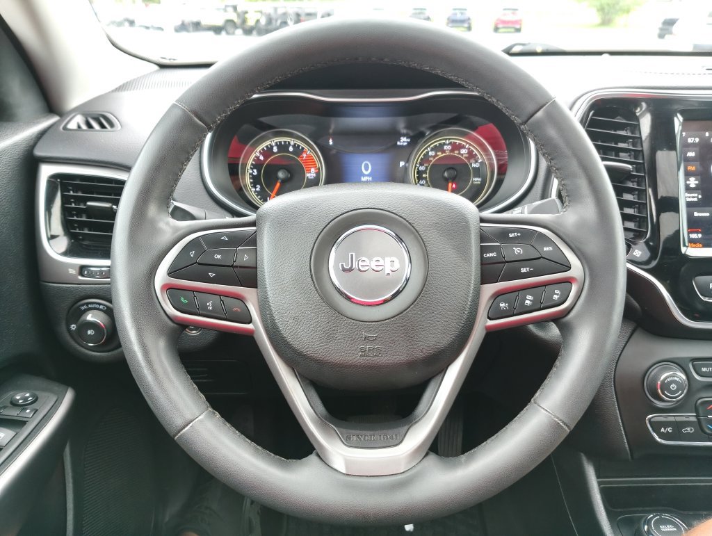 Used 2022 Jeep Cherokee Limited w/ Sun & Sound Group AWD/4WD image 9