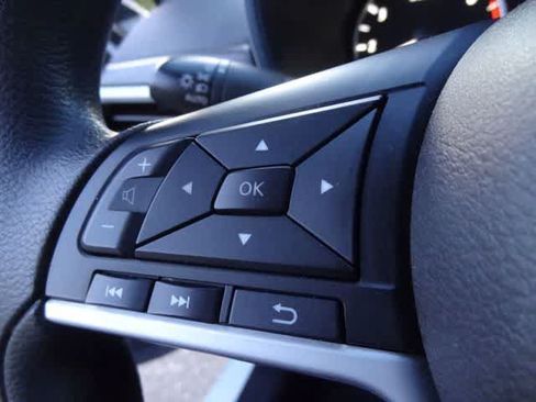 Used 2025 Nissan Altima 2.5 SV FWD image 16