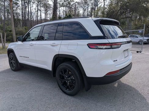 New 2026 Jeep Grand Cherokee Laredo image 5