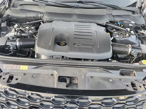 Certified 2024 Land Rover Discovery Dynamic SE image 30