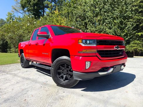 Used 2017 Chevrolet Silverado 1500 LT w/ All Star Edition AWD/4WD image 4