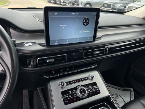 Used 2021 Lincoln Aviator Standard image 13