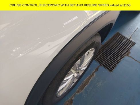 Used 2023 Chevrolet TrailBlazer LS FWD image 3