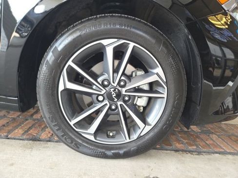 Used 2024 Kia Forte LXS w/ LXS Technology Package FWD image 21