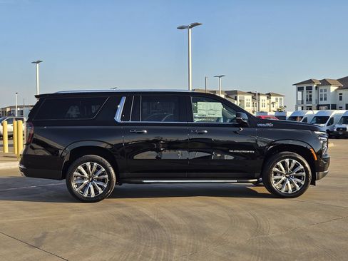 New 2026 Chevrolet Suburban High Country w/ Sun And Tow Package AWD/4WD image 7