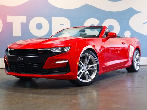 Used 2019 Chevrolet Camaro SS RWD image 23