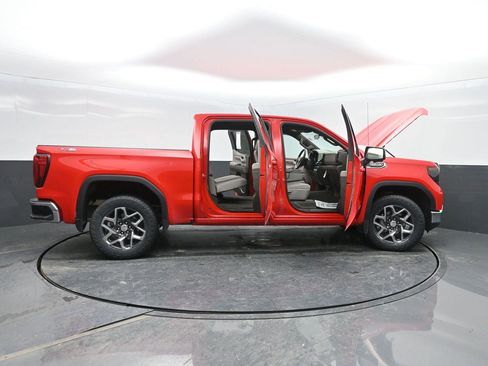 Used 2024 GMC Sierra 1500 SLE w/ Preferred Package image 47
