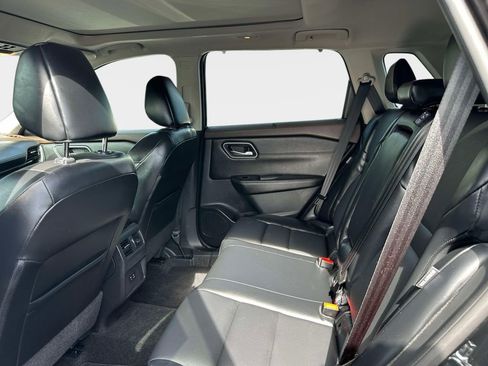 Used 2021 Nissan Rogue SV w/ Premium Package AWD/4WD image 9