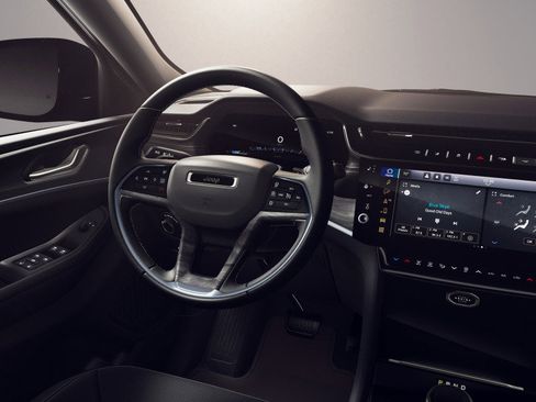 New 2026 Jeep Grand Cherokee Laredo X image 9