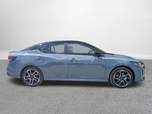 New 2025 Nissan Sentra SR image 2