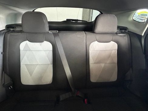 Used 2025 Chevrolet Trax LS FWD image 17