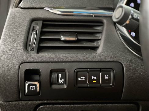 Used 2016 Chevrolet Impala LTZ w/ Enhanced Convenience Package FWD image 18