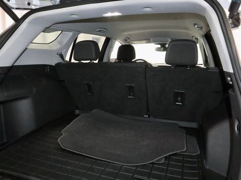 Used 2022 GMC Terrain SLE w/ Driver Convenience Package FWD image 14