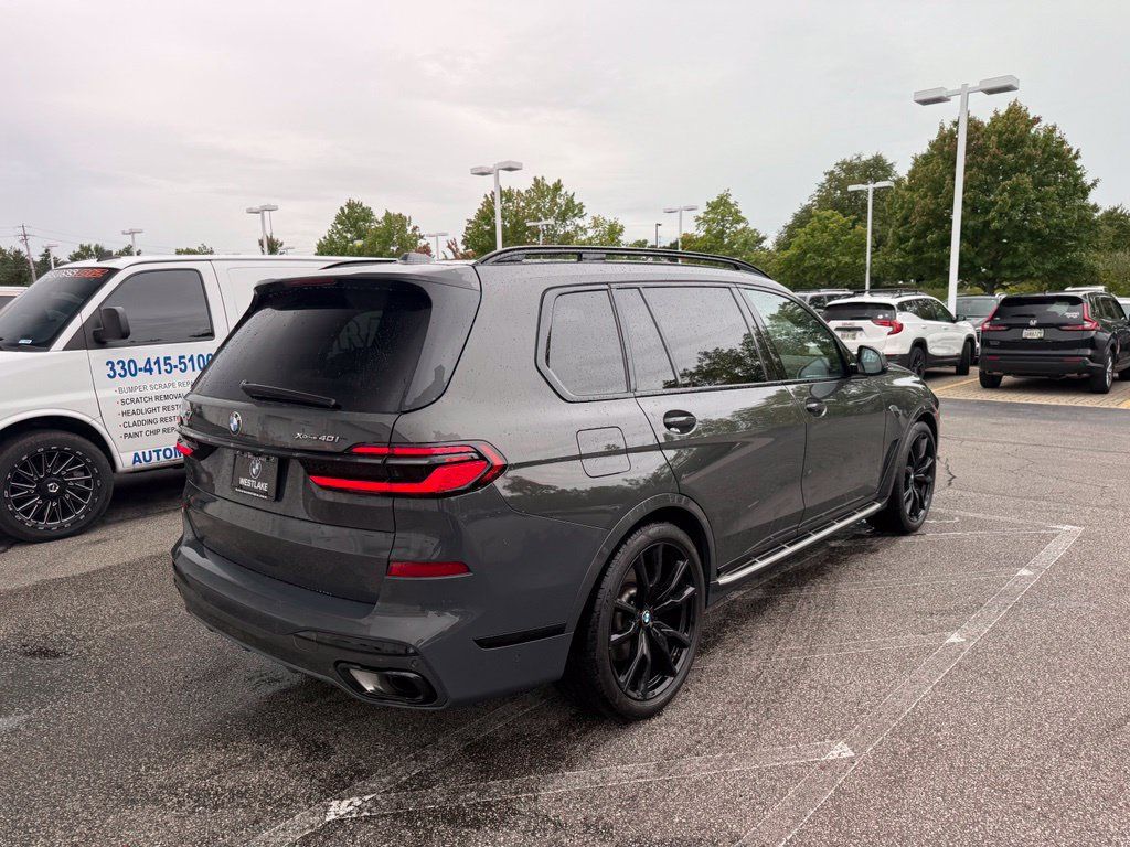 Used 2024 BMW X7 xDrive40i w/ M Sport Package AWD/4WD image 4