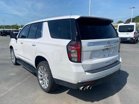 Used 2021 Chevrolet Tahoe Premier w/ Premium Package AWD/4WD image 5
