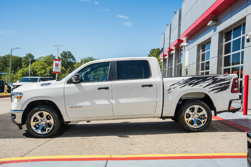Certified 2023 RAM 1500 Big Horn AWD/4WD image 4