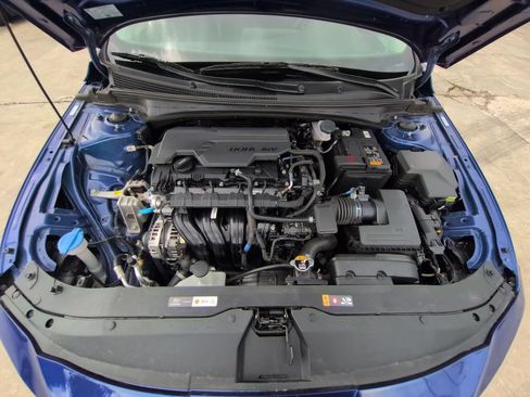 Used 2025 Hyundai Elantra SEL FWD image 33
