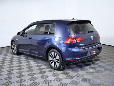 Used 2016 Volkswagen e-Golf SE w/ DC Fast Charging Package image 6