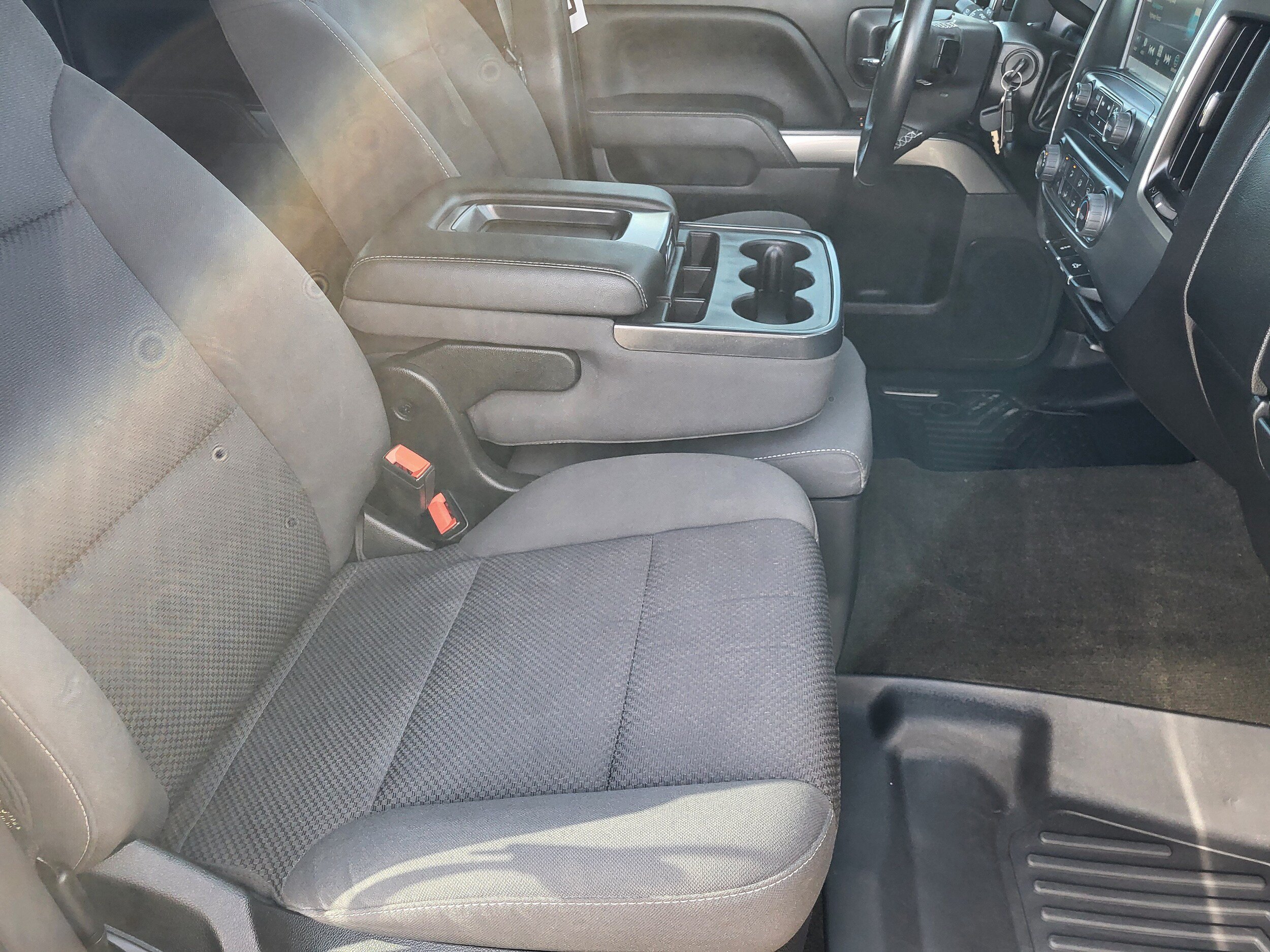 Used 2018 Chevrolet Silverado 1500 LT AWD/4WD image 16