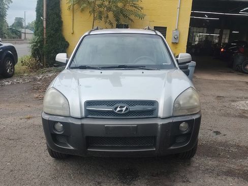 Used 2005 Hyundai Tucson GLS image 2