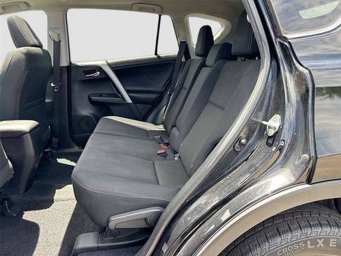 Used 2017 Toyota RAV4 XLE FWD image 23