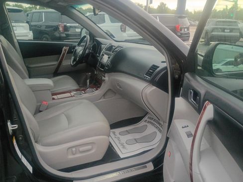 Used 2013 Toyota Highlander Limited AWD/4WD image 11