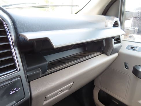 Used 2022 Ford F250 XLT w/ XLT Premium Package AWD/4WD image 25