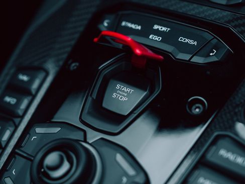 Used 2020 Lamborghini Aventador SVJ image 51