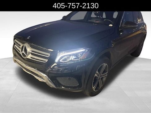 Used 2018 Mercedes-Benz GLC 300 4MATIC image 2