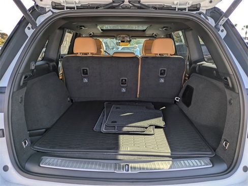 New 2025 Jeep Grand Cherokee Summit image 12