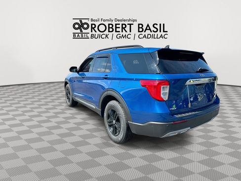 Used 2021 Ford Explorer XLT w/ Equipment Group 202A AWD/4WD image 6