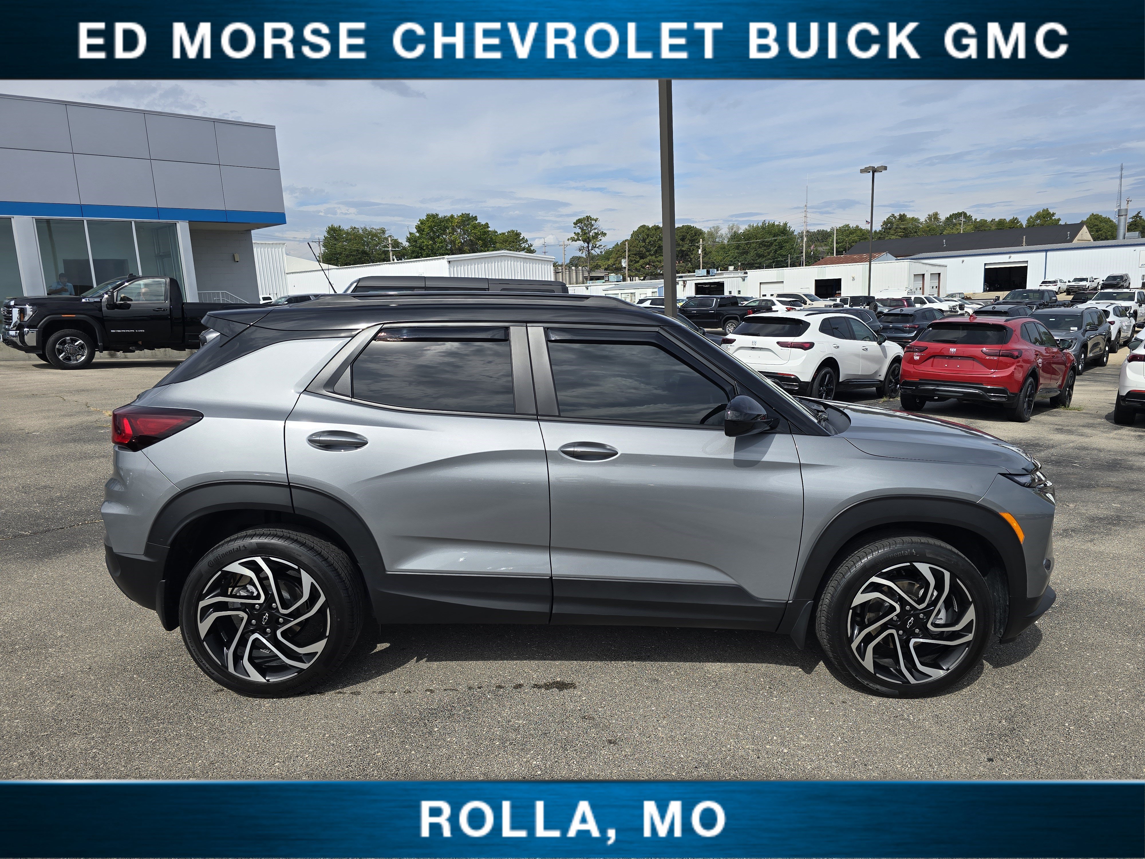 Used 2026 Chevrolet TrailBlazer RS w/ Convenience Package AWD/4WD image 2