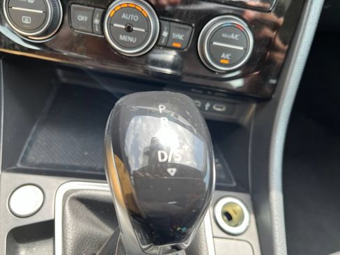 Used 2024 Volkswagen Jetta SE FWD image 18
