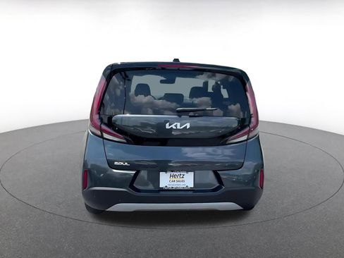 Used 2025 Kia Soul LX w/ LX Technology Package FWD image 12