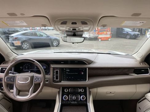 Used 2024 GMC Yukon XL Denali w/ Advanced Technology Package AWD/4WD image 12