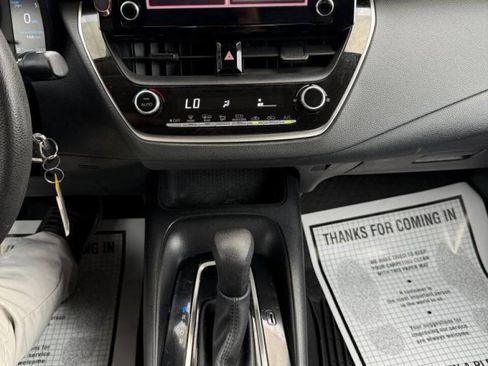 Used 2020 Toyota Corolla LE FWD image 16