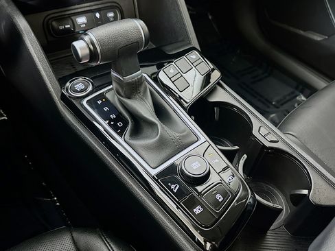Certified 2025 Kia Sportage EX FWD image 17