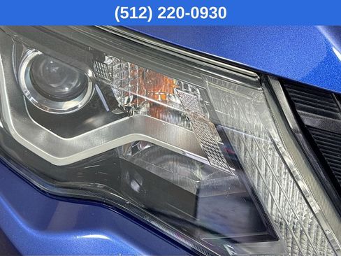Used 2018 Nissan Pathfinder SV image 37