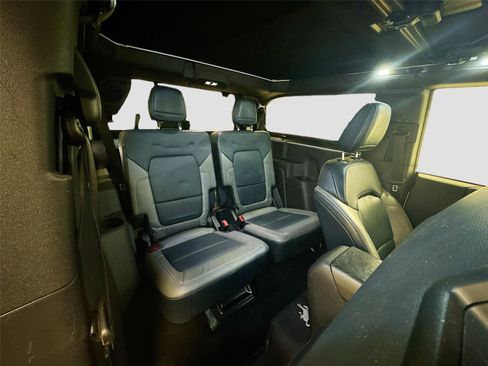 Certified 2021 Ford Bronco Outer Banks w/ Sasquatch Package image 24