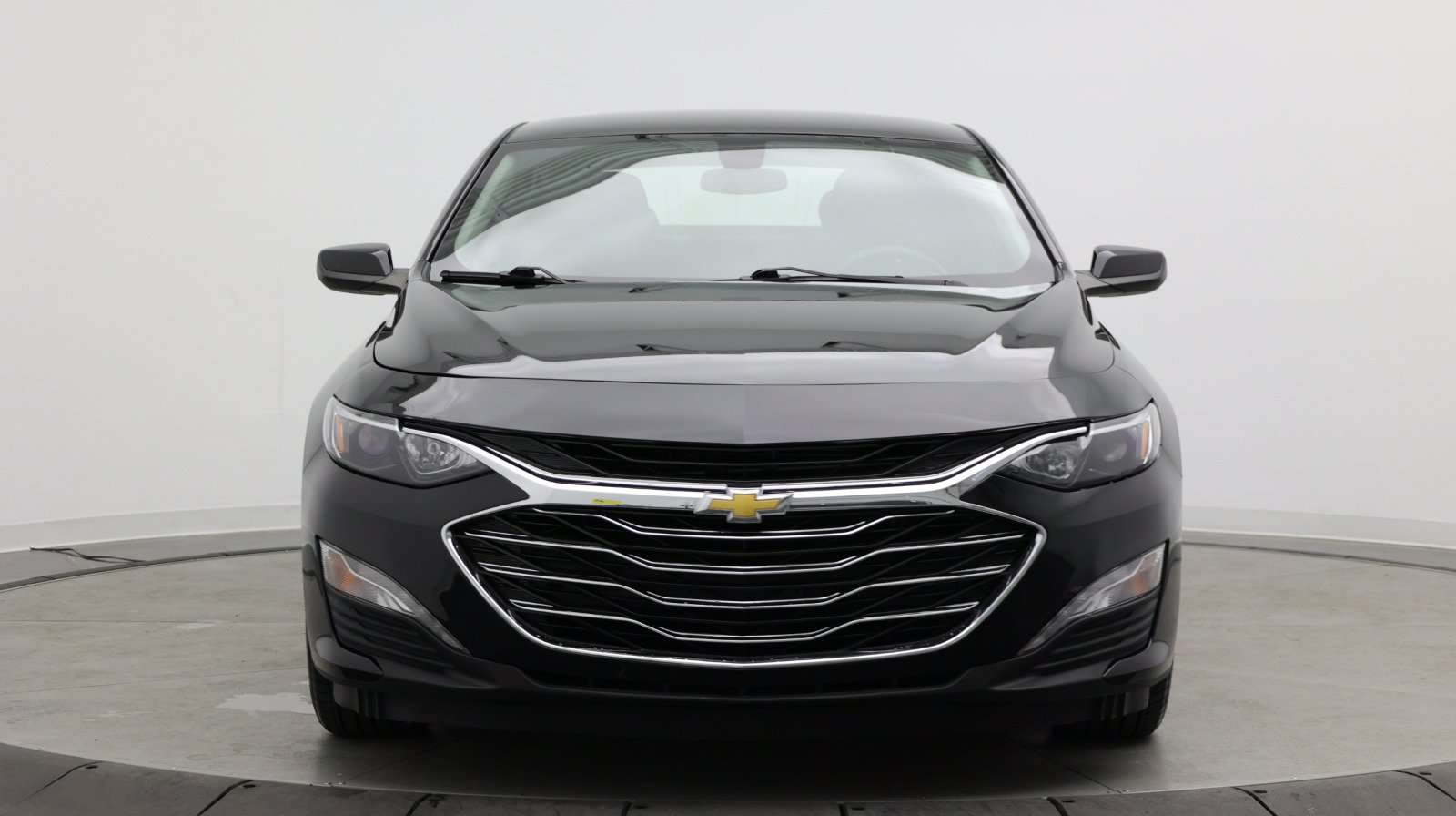Used 2021 Chevrolet Malibu LT FWD image 2