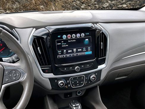 Used 2018 Chevrolet Traverse Premier image 6