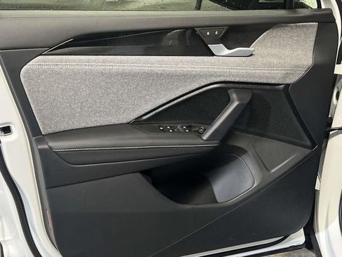 New 2026 Volkswagen Tiguan S FWD image 9