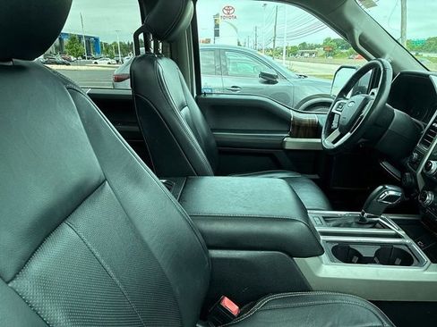Used 2019 Ford F150 Lariat w/ Equipment Group 502A Luxury AWD/4WD image 19